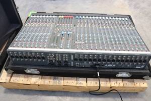 lot 4 image: Allen & Heath GL2200 Dual Function Console w Grundorf Case