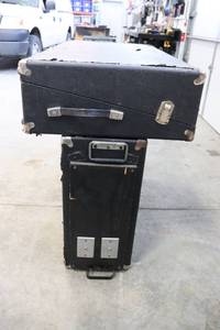 lot 5 image: Rhodes Keyboard & Speaker
