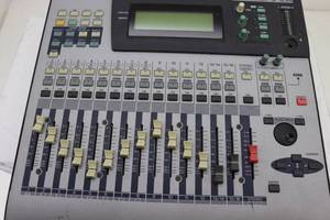 lot 7 image: Yamaha Digital Mixing Console 01V