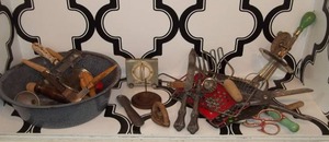 lot 16 image: Vintage Kitchen Utensils