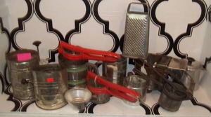 lot 17 image: Vintage Metal Kitchenwares