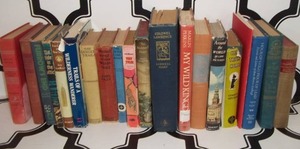 lot 26 image: Vintage Books