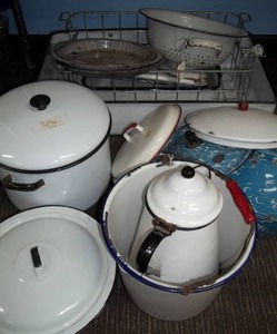 lot 72 image: Enamelware