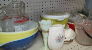 lot 89 image: Assorted Glassware