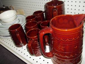 lot 90 image: Marcrest Pitchers and More