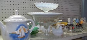lot 95 image: Dishware