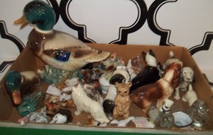 lot 101 image: Figurines