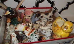 lot 105 image: Figurines