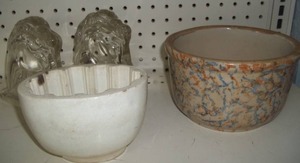 lot 107 image: Redwing Sponge Bowl and More