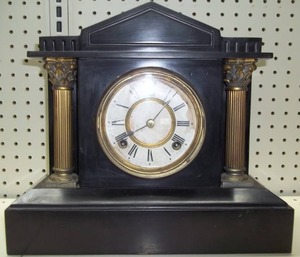 lot 115 image: Mantle Clock