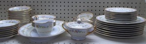 lot 128 image: China Set