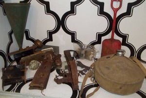 lot 134 image: Misc Vintage Lot