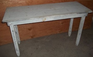 lot 6 image: Farmhouse Style Table