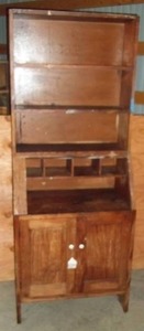 lot 7 image: Hutch