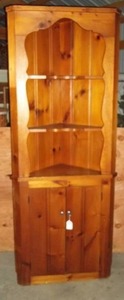 lot 8 image: Corner Hutch