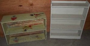 lot 9 image: Small Bookshelves