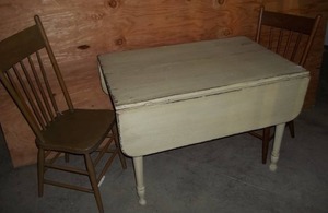 lot 11 image: Table with Chairs