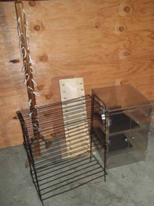 lot 175 image: Retail Displays