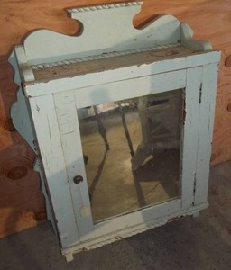 lot 197 image: Antique Medicine Cabinet