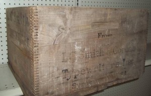 lot 204 image: Wooden Crate