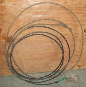 lot 212 image: Vintage Cattle Rope