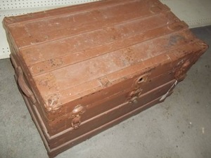 lot 217 image: Wooden Trunk