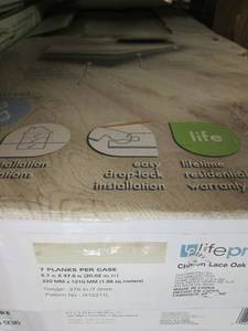 lot 266 image: 2 Cases of Life Proof Waterproof Vi...
