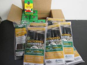 lot 272 image: (8) Miracle Gro All Purpose Plant F...