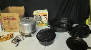 lot 22 image: Lot of vintage Enamel Roaster, Salad Shooter, Electric Oven (Like New), Cast Iron Skillet 7C...