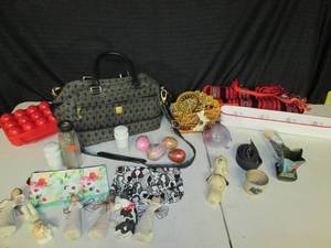 lot 34 image: Lot of collectibles, polished egg r...