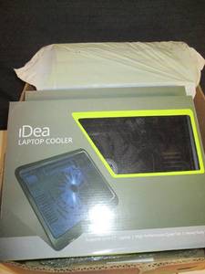 lot 45 image: 9 Laptop coolers 4 floor...