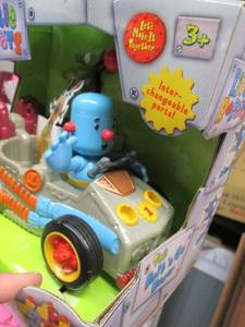 lot 254 image: 2006 Playmates Little Robots Tinys...