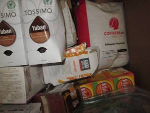 lot 87 image: Pallet Lot Of Assorted Food, Coffee, Tea, Health Care Items, & Much More Past Date See Photos