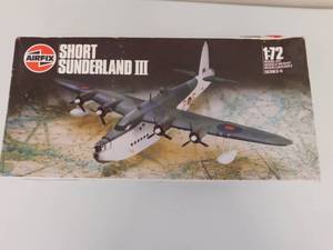 lot 40 image: 3 - Collectible Model Airplanes #3
