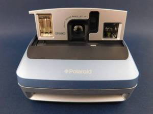lot 5 image: Polaroid One600