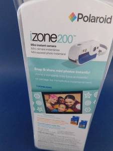 lot 9 image: Polaroid Izone200 Mini Instant Camera