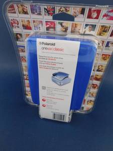 lot 10 image: NEW - Polaroid One600 Camera