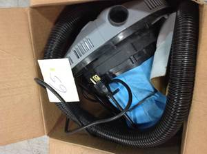 lot 65 image: Bucket Head 5 Gal. 1.75-Peak HP Wet Dry Vac in good condition