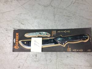 lot 77 image: GERBER BUNDLE GATOR MACHETE JR DUAL BLADE SHEATH & PARAFRAME CLIP FOLDING KNIFE in good condition