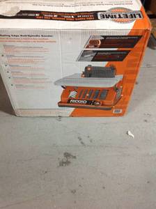 lot 117 image: RIDGID Oscillating EdgeBelt Spindle Sander In good condition