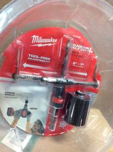 lot 43 image: Milwaukee 2 in. to 7 in. Adjustable Hole Saw Cutter in good condition