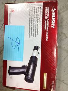 lot 95 image: Husky Vibration Damped Medium Stroke Air Hammer  in good condition