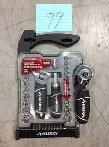 lot 99 image: Husky Stubby Set with Extendable Ratchet (46-Piece)  in good condition