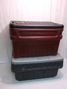 lot 60 image: Storage Tote