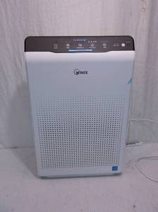 lot 63 image: Air Purifier
