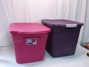 lot 66 image: Storage Tote