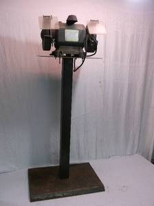 lot 68 image: Bench Grinder