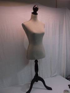 lot 75 image: Dress Form