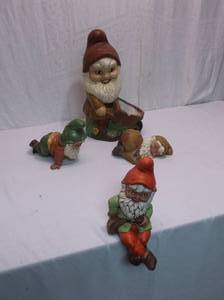lot 77 image: Gnomes