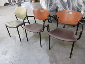 lot 8 image: GOOD QUALITY RECEPTION CHAIRS